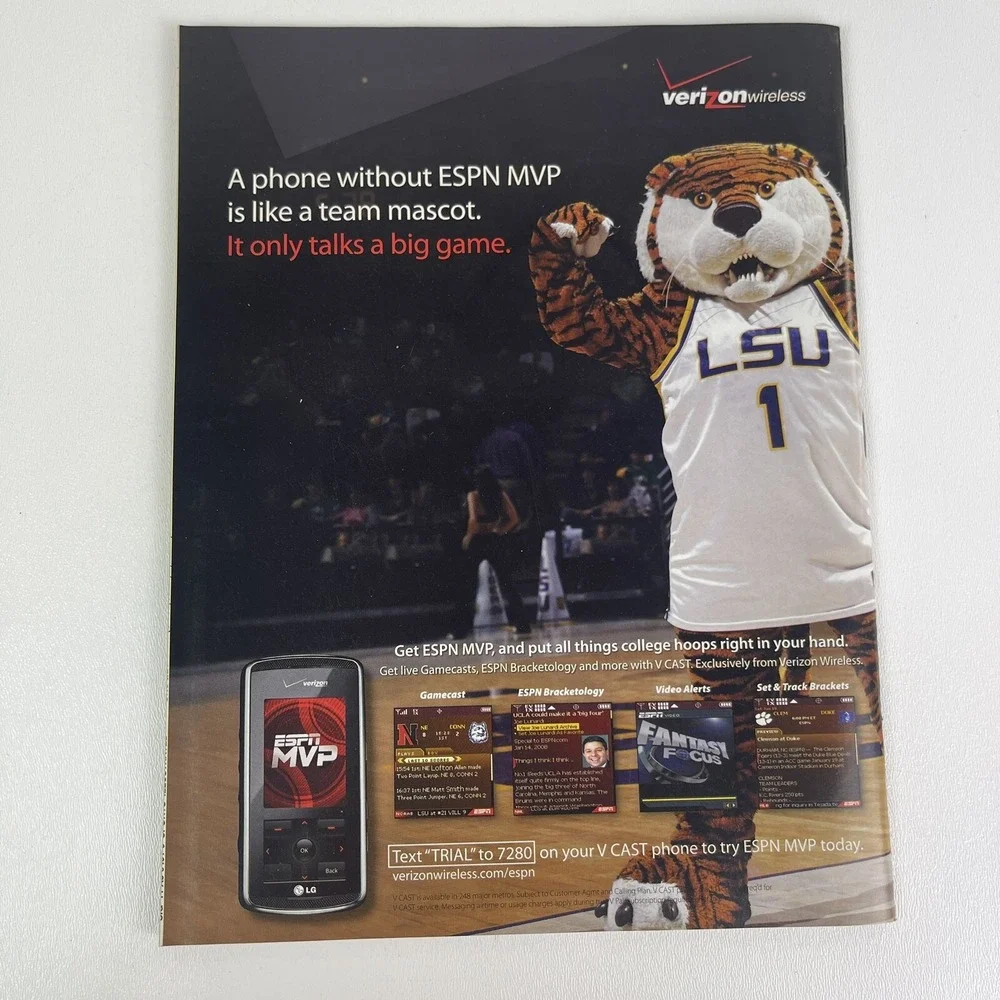 Sports Illustrated 2008 March Madness Jeff Adrien Connecticut Kobe Bryant